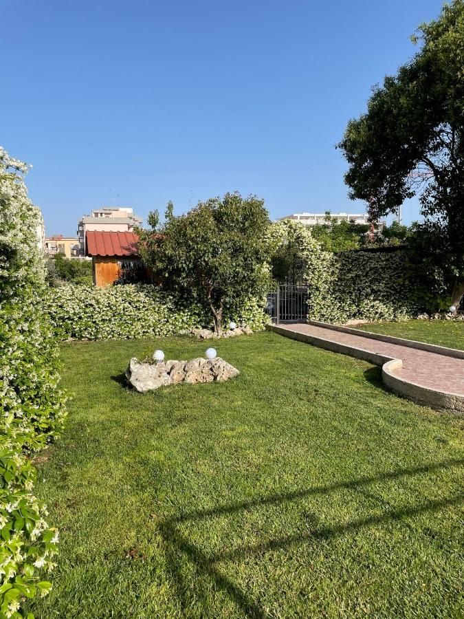 Villa Ardigo - Camera O Appartamento Bari Bagian luar foto