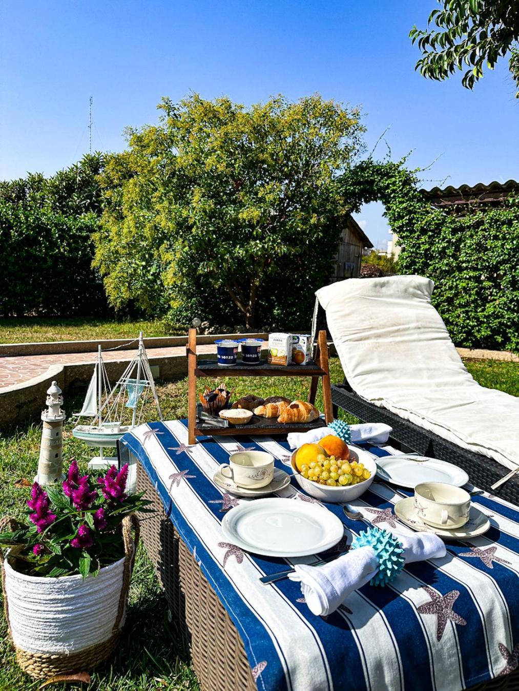 Villa Ardigo - Camera O Appartamento Bari Bagian luar foto